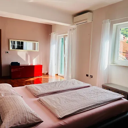 160 Sqm Sea View Apartmán