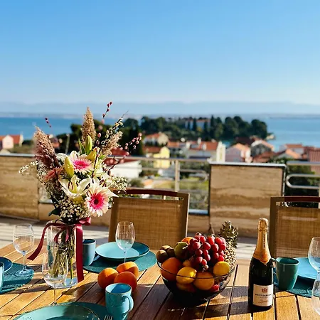 160 Sqm Sea View Apartment