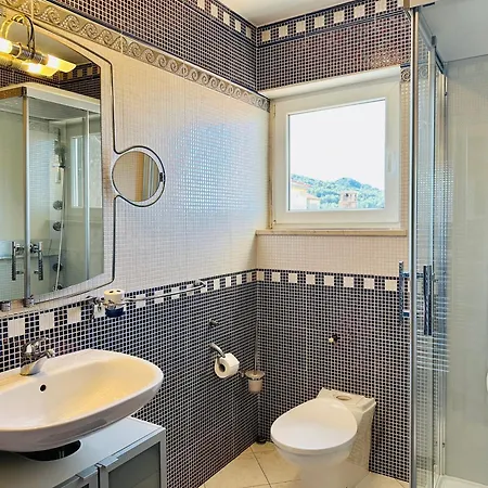 160 Sqm Sea View Apartman *