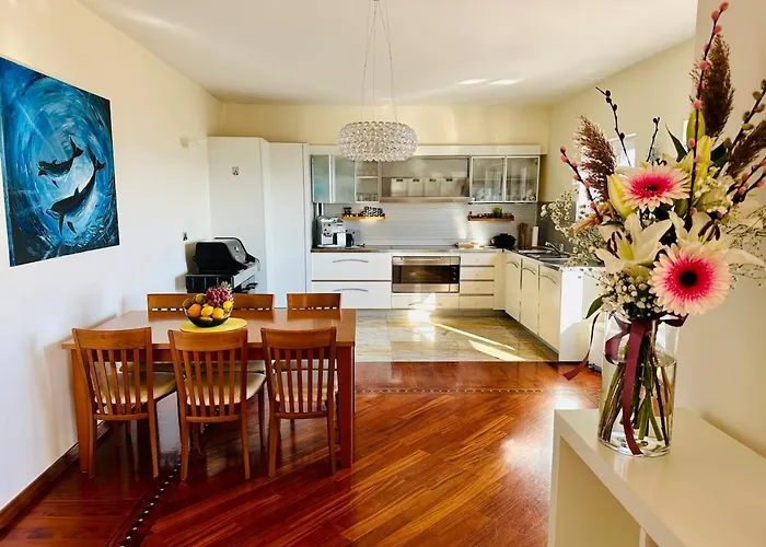 160 Sqm Sea View *